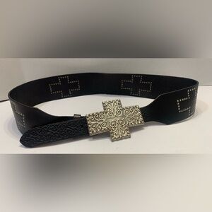 Women’s Enmon Black Leather Tooled Cross Medium Belt.      2733
